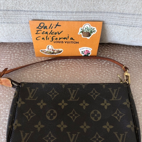 Louis Vuitton Monogram Pochette Accessories - Picture 3 of 10